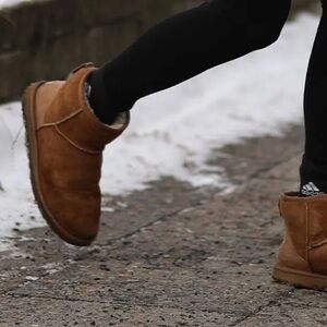 UGG Classic Mini Boot
